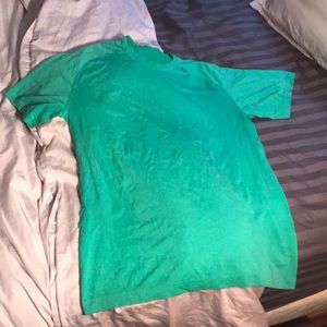 Short sleeve lulu lemon shirt